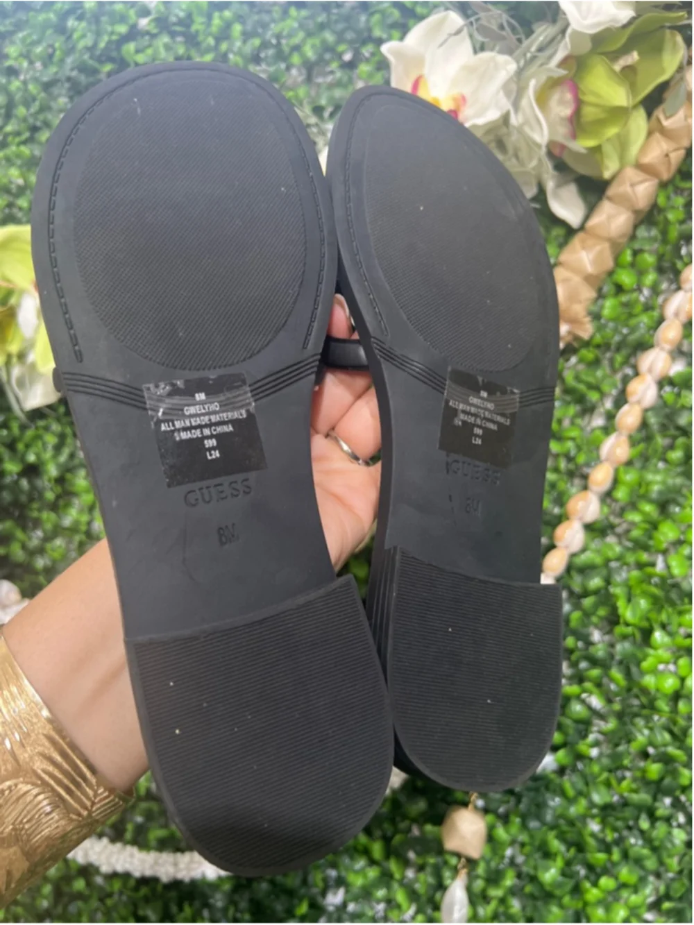 Guess Women's Elyho Jelly Cutout Logo Flat Sandals size 8 Slippers